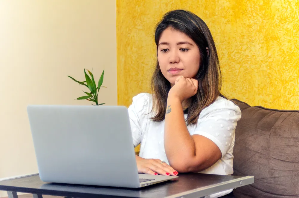 Sessão de psicoterapia online, por vídeo